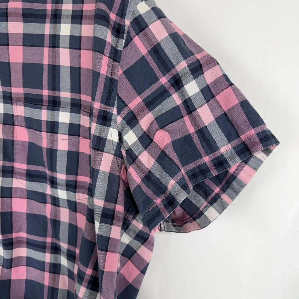 J. Crew Casual Pink and Navy Plaid Shirt Women’s‎ XL